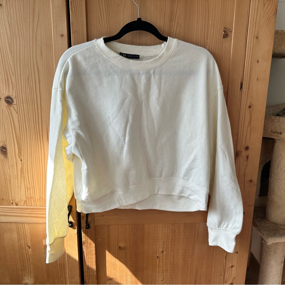 Medium off white Zara sweatshirt